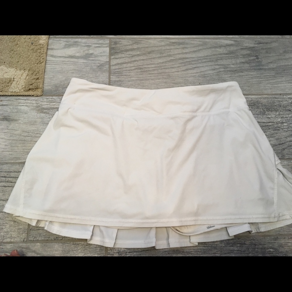 Lululemon white tennis skirt